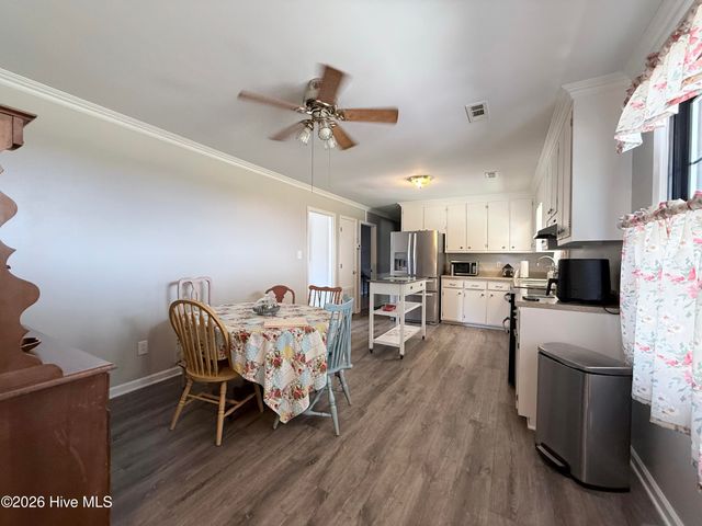 203 Fox Drive, Dudley, NC 28333