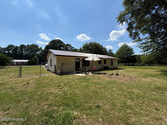 203 Fox Drive, Dudley, NC 28333
