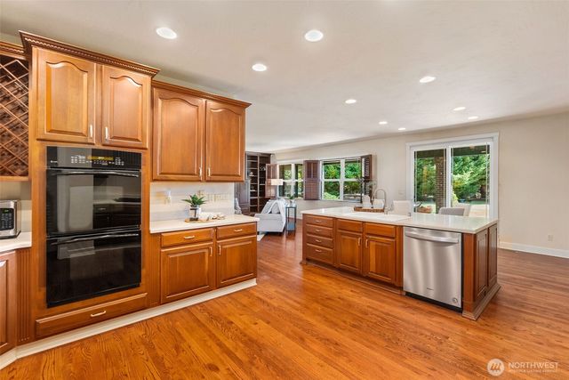 7212 Canterwood Drive SE, Olympia, WA 98513