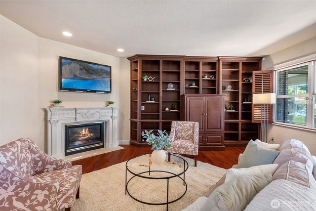 7212 Canterwood Drive SE, Olympia, WA 98513