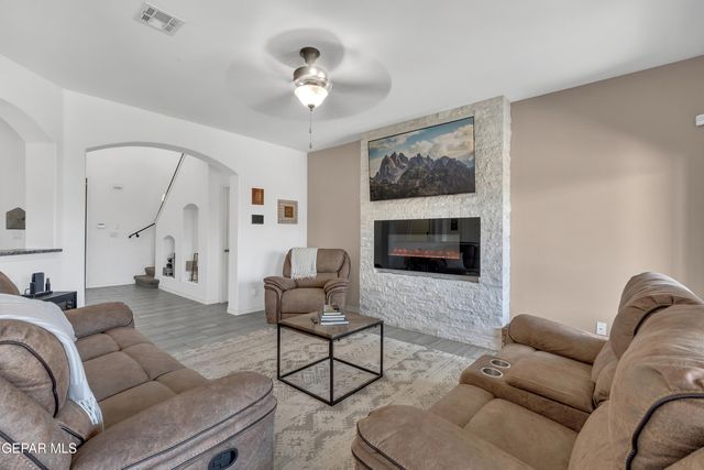 563 Lanner Street, El Paso, TX 79928
