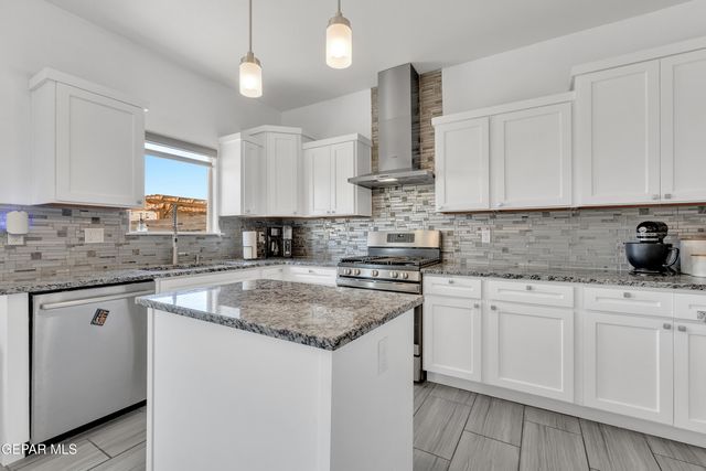 563 Lanner Street, El Paso, TX 79928