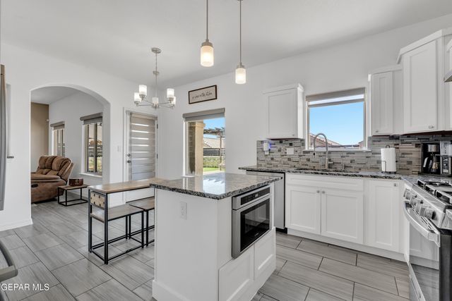 563 Lanner Street, El Paso, TX 79928