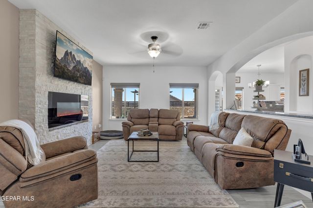 563 Lanner Street, El Paso, TX 79928