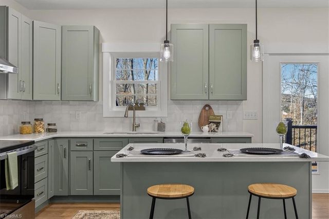 587 Memorial Park Drive, Sparta, NC 28675