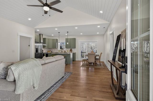 587 Memorial Park Drive, Sparta, NC 28675