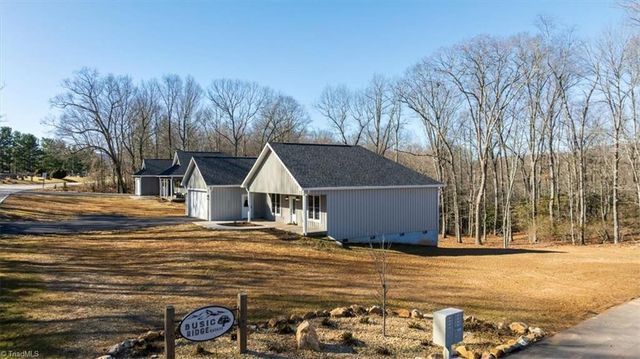 587 Memorial Park Drive, Sparta, NC 28675