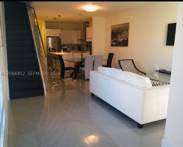 10260 NW 63rd Ter 201, Miami, FL 33178
