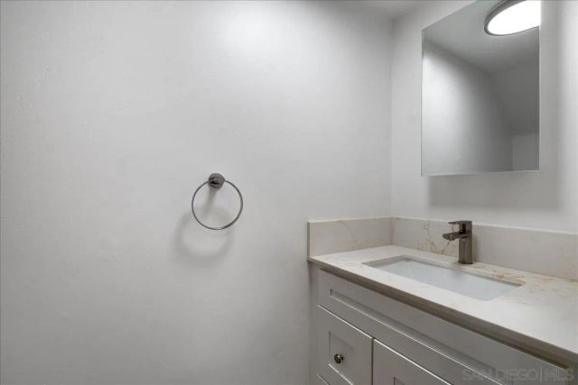 955 Postal Way 29, Vista, CA 92083