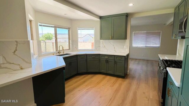 5020 W Avenue K10, Quartz Hill, CA 93536