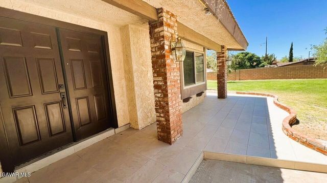 5020 W Avenue K10, Quartz Hill, CA 93536