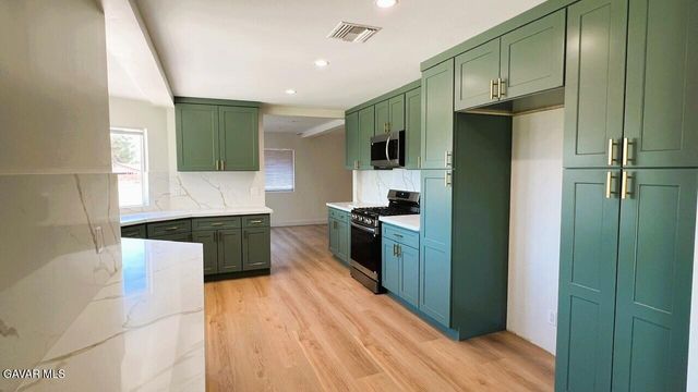 5020 W Avenue K10, Quartz Hill, CA 93536