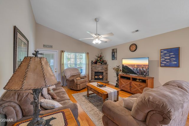 531 Tanasi Trail, Pigeon Forge, TN 37863