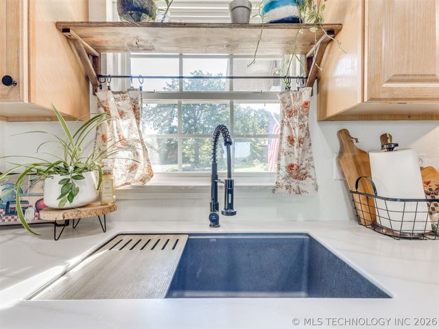 119 N Salt Creek Drive, Mannford, OK 74044