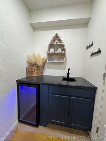 119 N Salt Creek Drive, Mannford, OK 74044