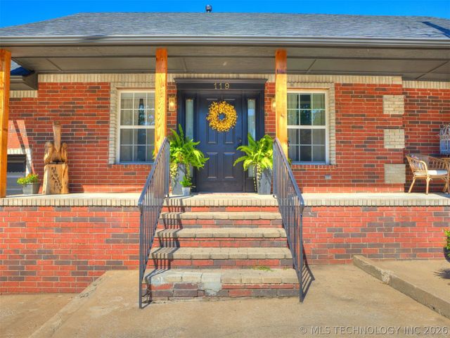 119 N Salt Creek Drive, Mannford, OK 74044