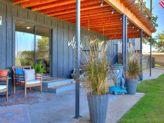 119 N Salt Creek Drive, Mannford, OK 74044