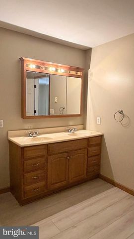 297 W BETHESDA CHURCH RD, Holtwood, PA 17532