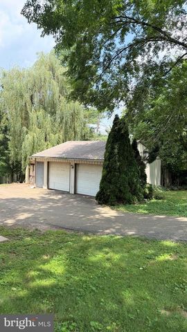 297 W BETHESDA CHURCH RD, Holtwood, PA 17532