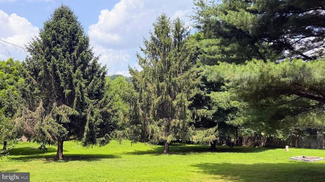 297 W BETHESDA CHURCH RD, Holtwood, PA 17532
