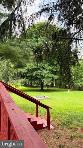 297 W BETHESDA CHURCH RD, Holtwood, PA 17532
