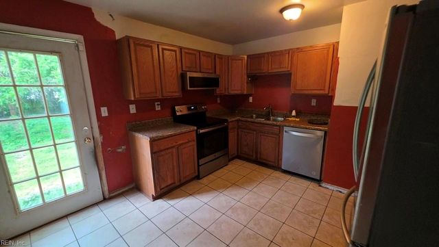 65 Cavalier RD, Hampton, VA 23669