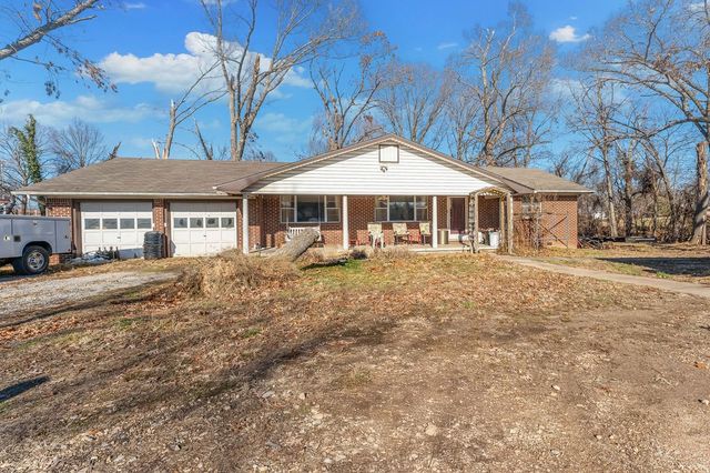 804 NE J Street, Bentonville, AR 72712