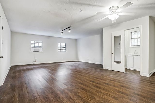 9402 Bevlyn Drive, Houston, TX 77025
