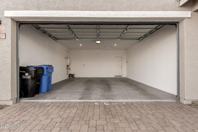 8937 W ALBENIZ Place, Tolleson, AZ 85353