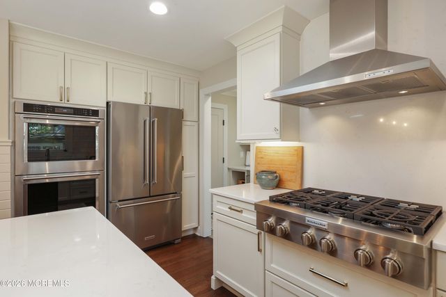 13 Country Lane, Little Silver, NJ 07739