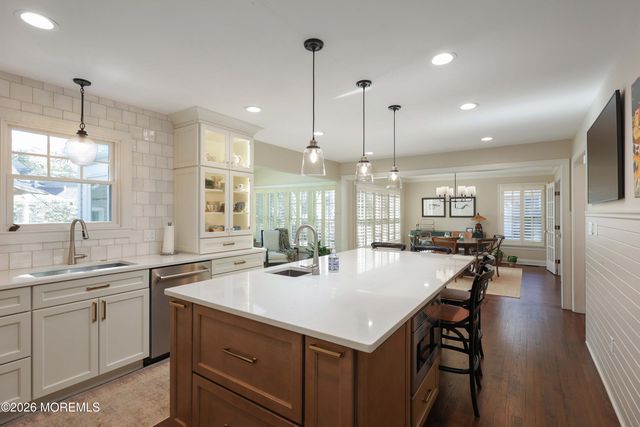 13 Country Lane, Little Silver, NJ 07739