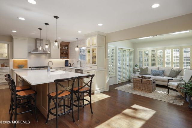 13 Country Lane, Little Silver, NJ 07739