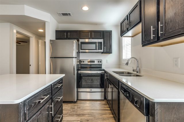 2106 Bennett Avenue 209, Dallas, TX 75206