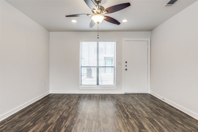 2106 Bennett Avenue 209, Dallas, TX 75206