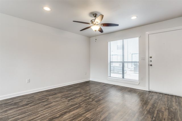 2106 Bennett Avenue 209, Dallas, TX 75206