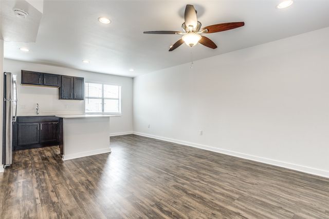 2106 Bennett Avenue 209, Dallas, TX 75206