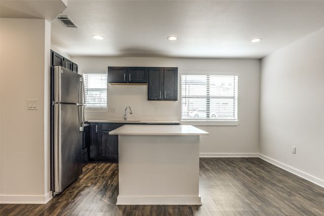 2106 Bennett Avenue 209, Dallas, TX 75206