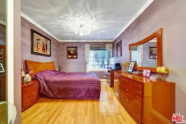 840 N Poinsettia Place, Los Angeles, CA 90046