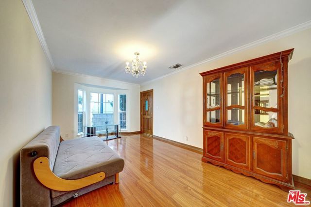 840 N Poinsettia Place, Los Angeles, CA 90046