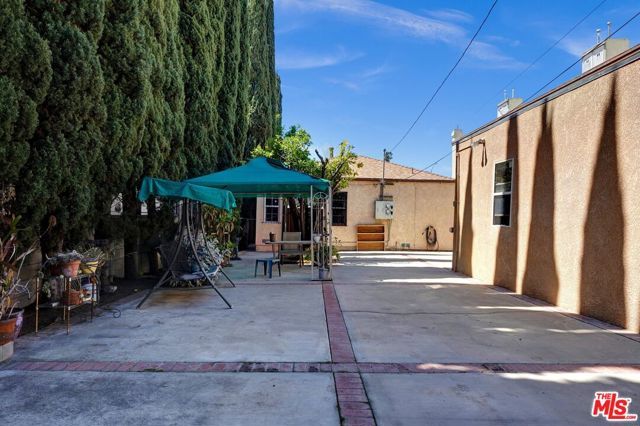 840 N Poinsettia Place, Los Angeles, CA 90046