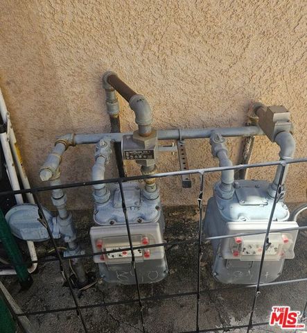 840 N Poinsettia Place, Los Angeles, CA 90046