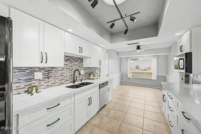 9433 W HUTTON Drive, Sun City, AZ 85351