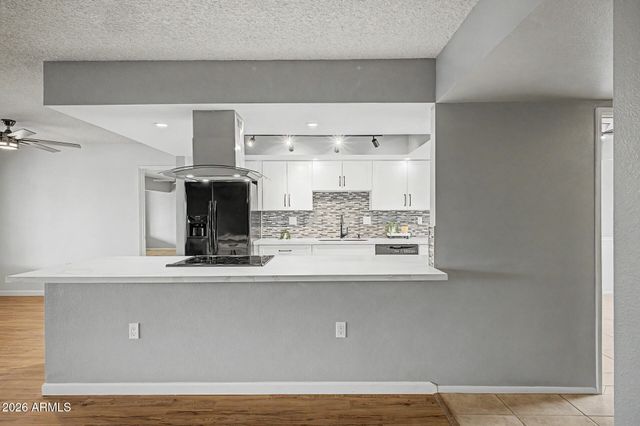 9433 W HUTTON Drive, Sun City, AZ 85351