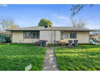 370 Nw YAMHILL St, Sheridan, OR 97378