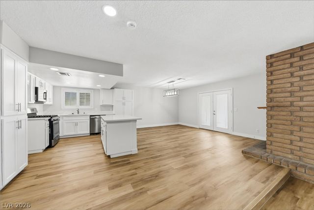 627 Valley View Drive, Henderson, NV 89002