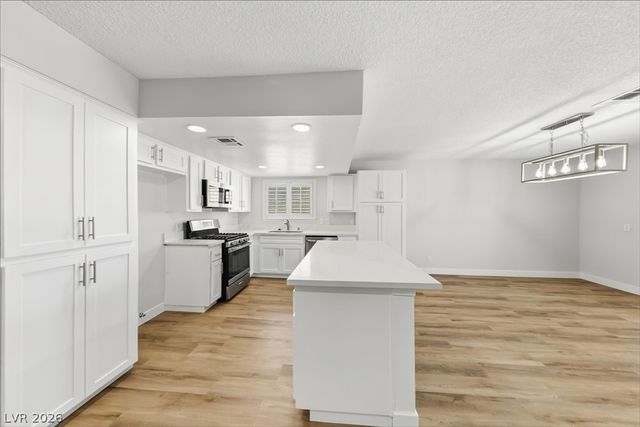 627 Valley View Drive, Henderson, NV 89002