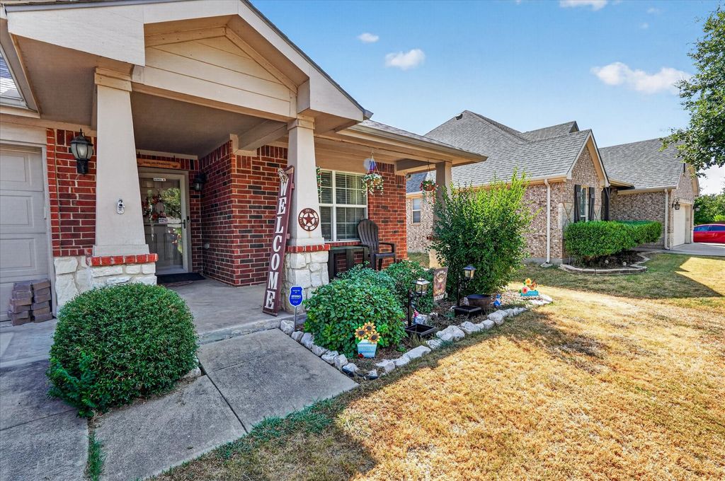 521 Leatherman Drive, Saginaw, TX 76179 — photo 3
