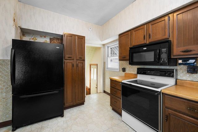 5108 6TH Avenue, Moline, IL 61265