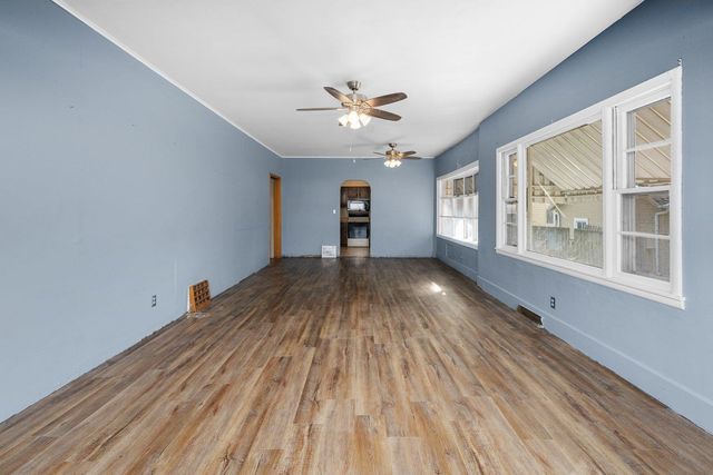 5108 6TH Avenue, Moline, IL 61265