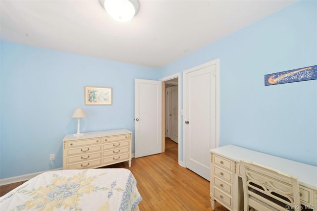 573 Grove Place, Oceanside, NY 11572